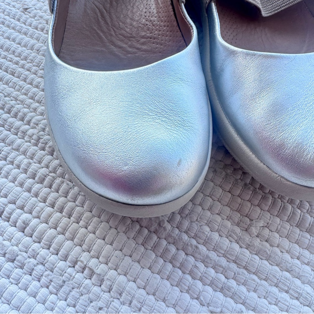 FitFlop Silver Metallic Mary Jane Flats Comfort Shoes Size 8 EU 39 - Picture 3 of 8
